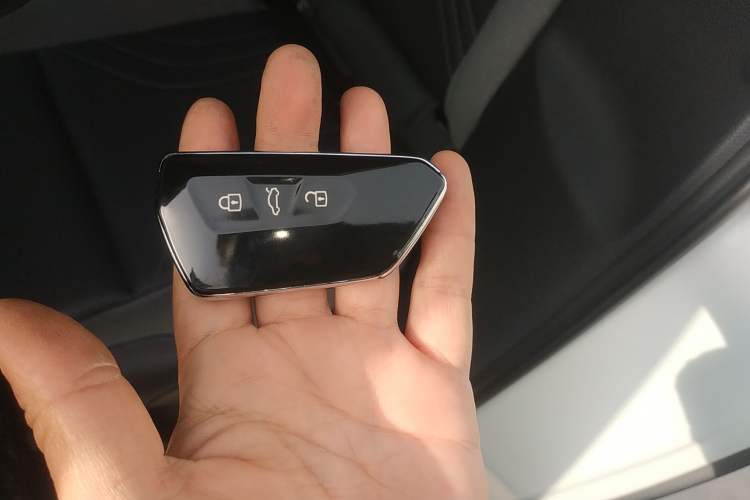 Used Volkswagen ID.4 CROZZ 2021 Long-Range Lite PRO Two-Wheel Drive Version
