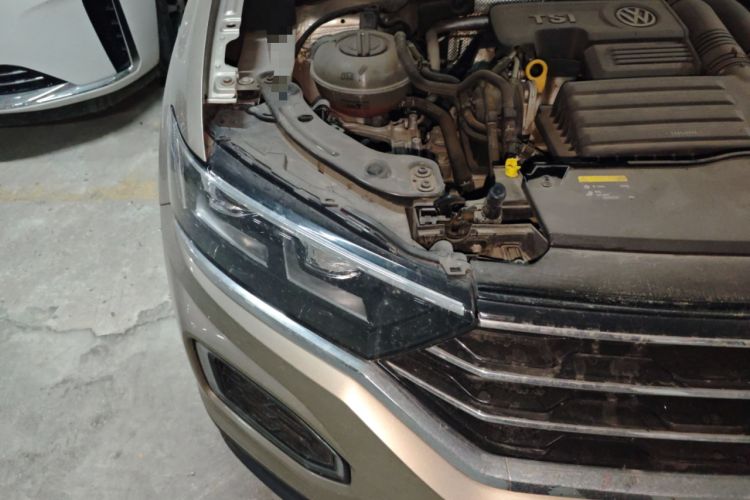 Used Volkswagen T-ROC 2018 280TSI DSG Two-Wheel Drive Advanced Version China V Emission Standard
