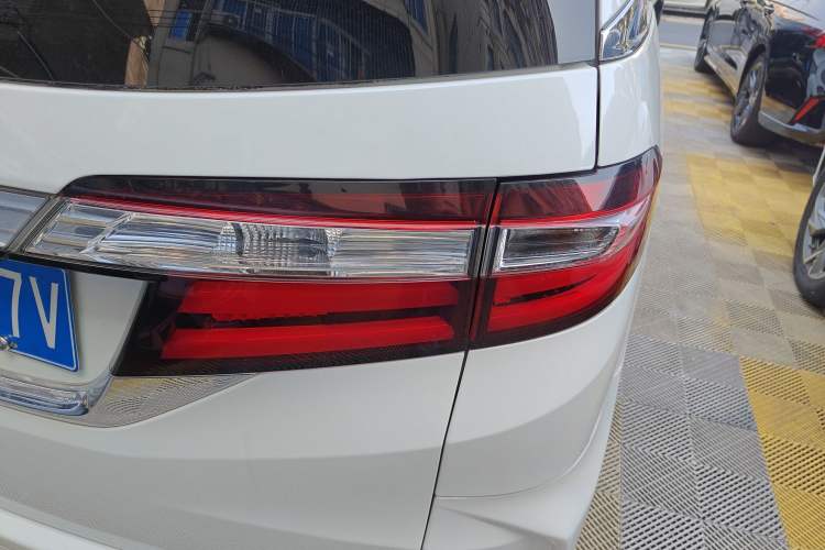 Used Honda Odyssey 2015 Updated Version 2.4L Smart Edition