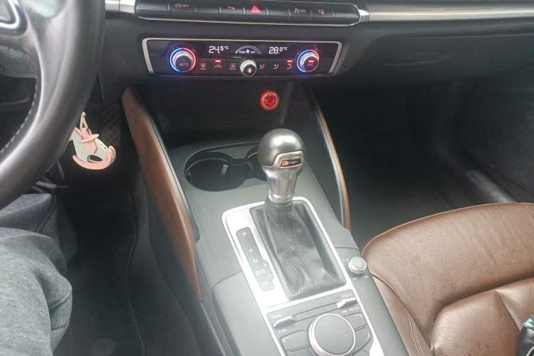 Used Audi A3 2014 Limousine 35 TFSI Automatic Comfort Model
