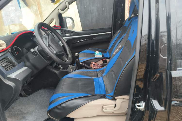 Used FORTHING Lingzhi 2023 M5L 1.6L Base Model 7 Seats