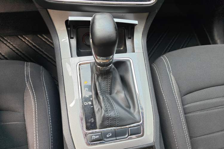 Used Roewe RX5 2020 20T Automatic 4G Connect Excellence Edition
