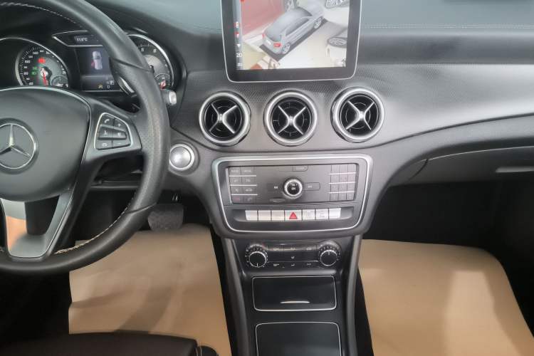 Used Mercedes-Benz GLA 2018 GLA 200 Fashion Model