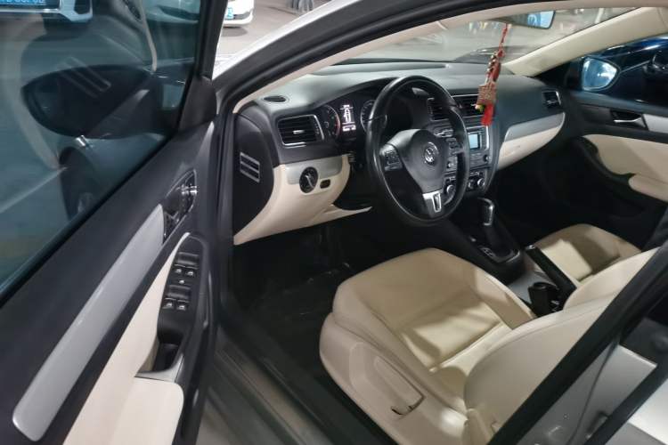 Used Volkswagen Sagitar 2014 1.4TSI Automatic Luxury Model
