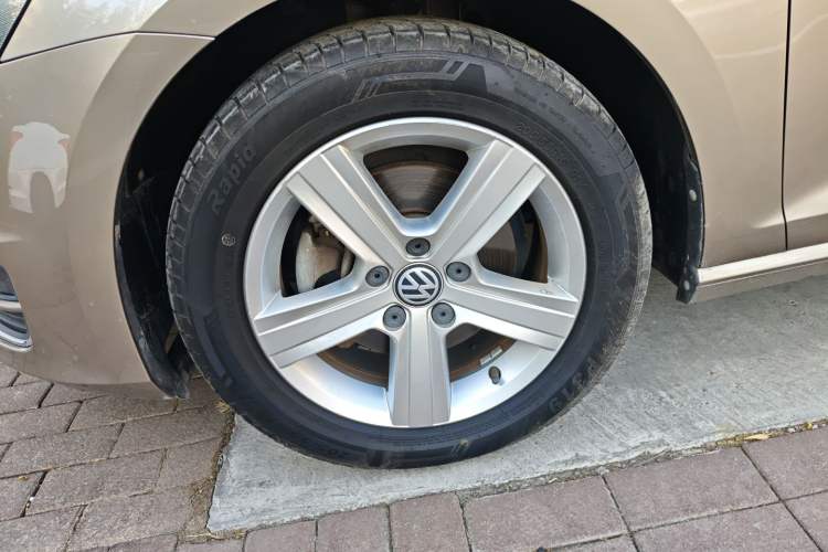 Used Volkswagen Golf 2017 1.6L Automatic Comfort Million-Vehicle Anniversary Edition
