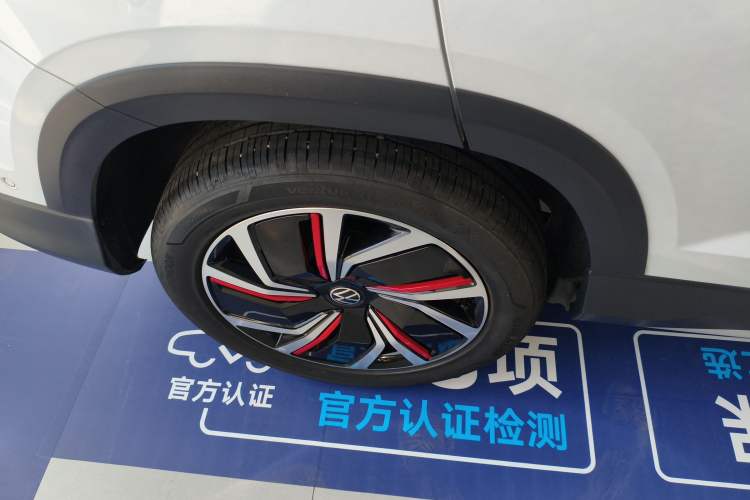 Used Volkswagen Tharu 2024 300TSI Two-Wheel-Drive Moon Luxury Edition
