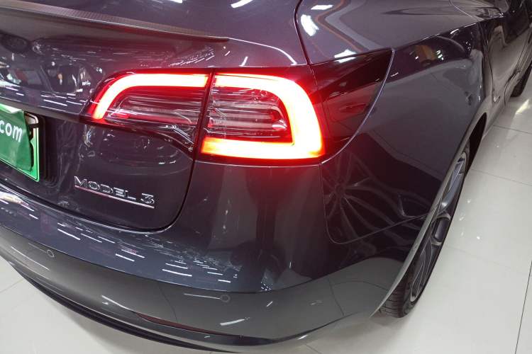 Used Tesla Model 3 2021 Revised Version II – Performance High-Performance All-Wheel-Drive Edition
