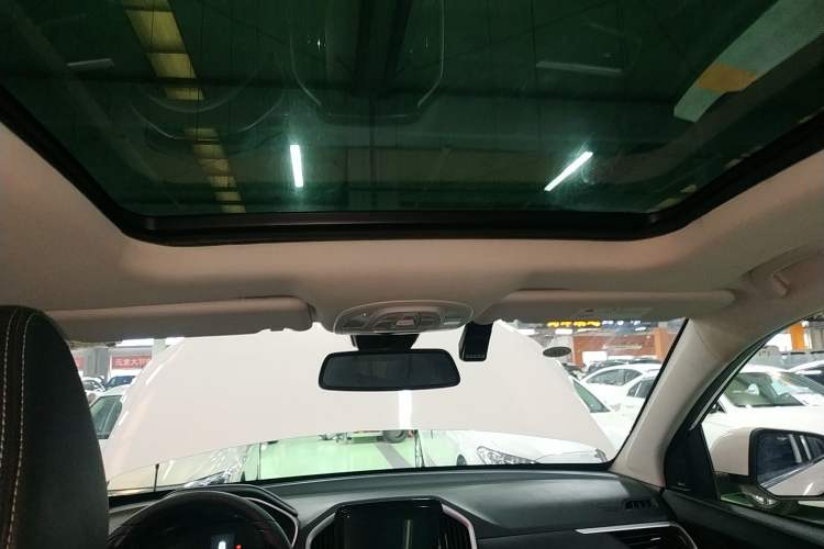 Used Baojun 530 2021 Global Car Anniversary Edition 1.5T CVT Prestige Connected Model 7 Seats
