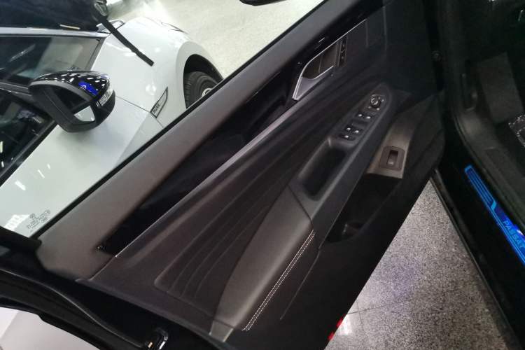 Used Volkswagen Passat 2025 Outstanding Model 330TSI Elite Edition
