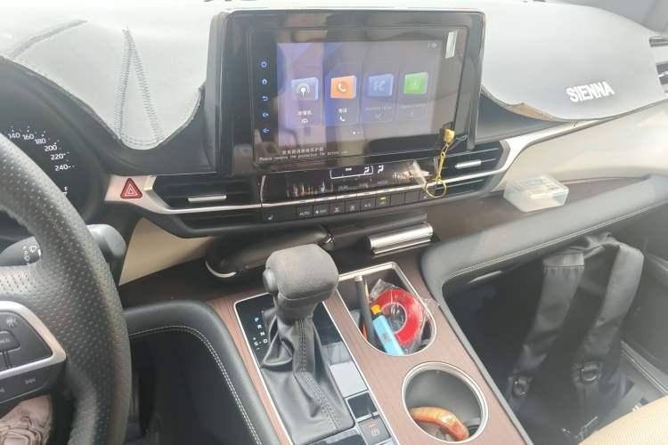 Used Toyota Sienna 2021 2.5L Hybrid Luxury Edition