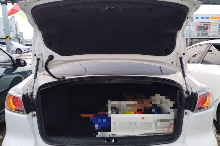 Used Mitsubishi Lancer EX 2016 1.8L CVT Black-and-White Retro Edition