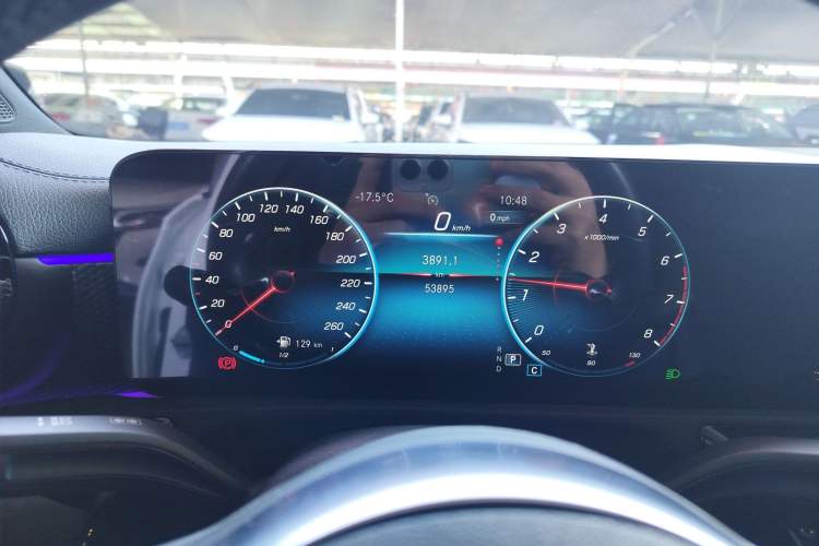 Used Mercedes-Benz A-Class 2022 Second Facelift A 200 L Sport Sedan Fashion Version
