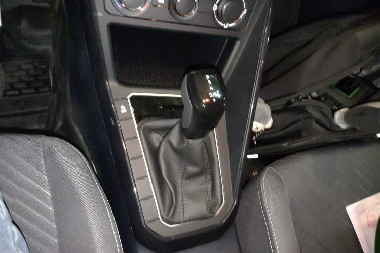 Used Volkswagen Lavida 2023 New Sharp 1.5L Automatic Excellent New Edition