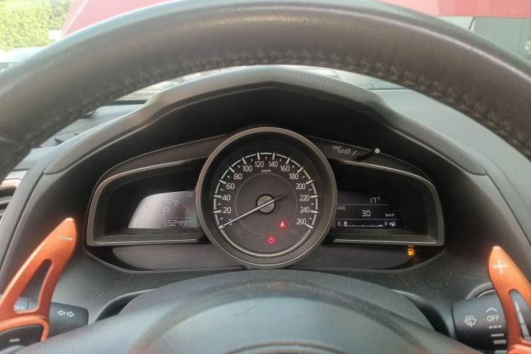 Used Mazda Mazda 3 Axela 2017 Hatchback 2.0L Automatic Luxury Model Emission Standard China V
