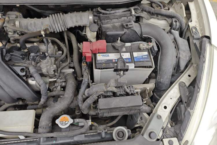 Used Nissan Tiida 2013 1.6L CVT Cool Cafe Edition
