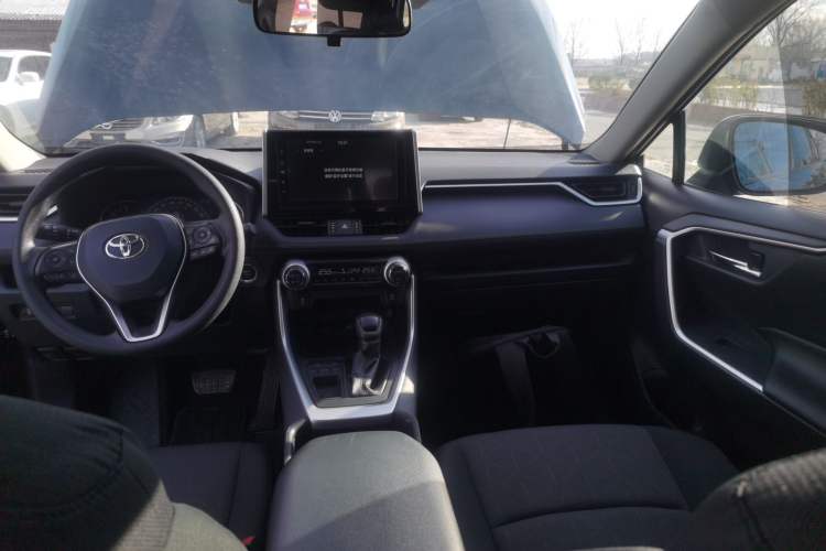 Used Toyota RAV4 2021 2.0L CVT Two-Wheel Drive Fashion Edition
