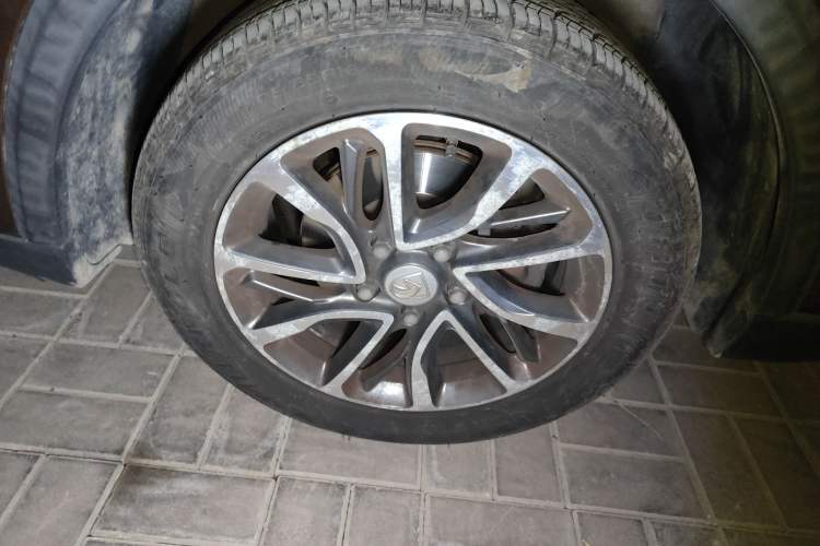 Used Baojun 730 2019 1.5L Manual Fashion Model 7-seater National V
