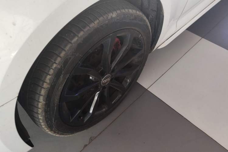 Used Audi A4L 2018 30th Anniversary Edition 40 TFSI Fashion Model
