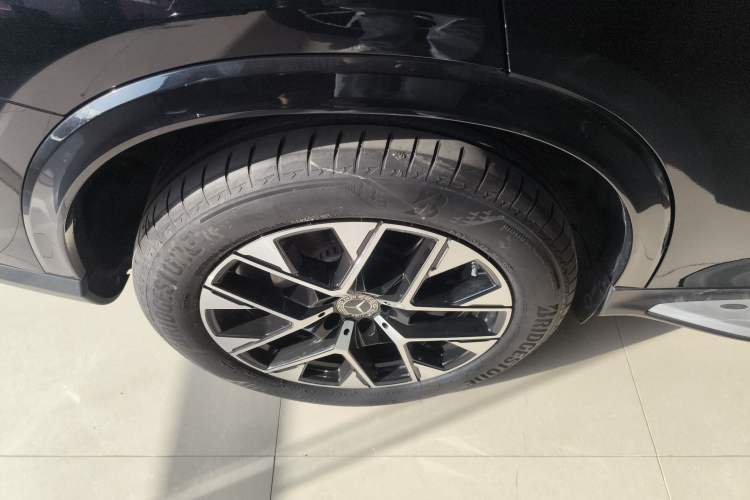 Used Mercedes-Benz GLC 2024 GLC 260 L 4MATIC Luxury Model 5 Seats