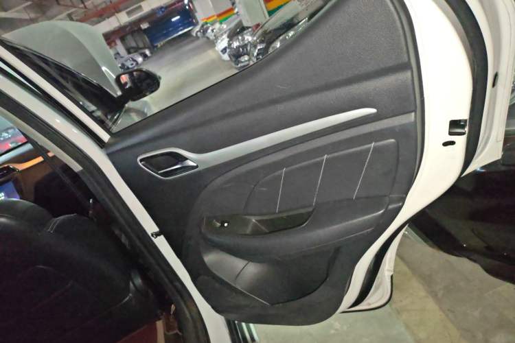 Used MG ZS 2018 1.5L Automatic Luxury Edition China V Standard