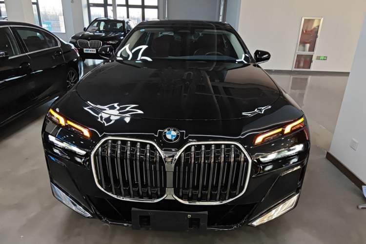Used BMW 7 Series 2023 735Li M Sport Package