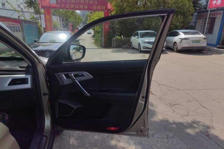 Used Geely Auto Emgrand X7 Sport 2016 1.8TD Automatic Smart Connectivity Version
