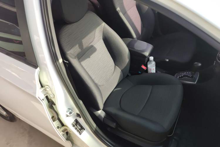 Used Hyundai Verna Ray 2014 1.4L Automatic GLX
