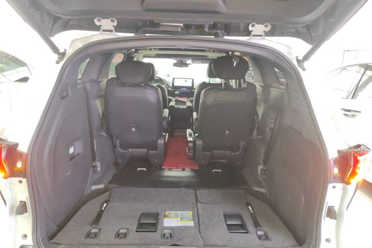 Used Toyota Sienna 2021 2.5L Hybrid Premium Edition
