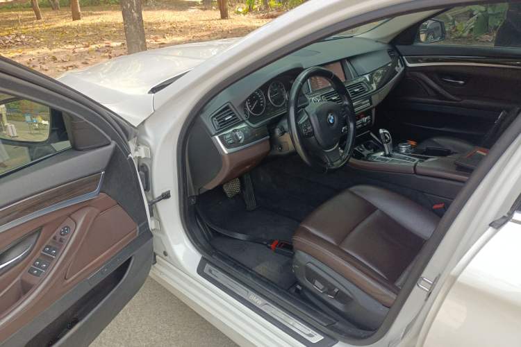 Used BMW 5 Series 2014 525Li Luxury Design Package
