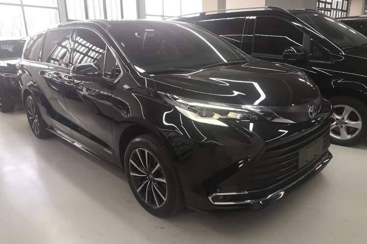 Used Toyota Sienna 2021 2.5L Hybrid Comfort Edition