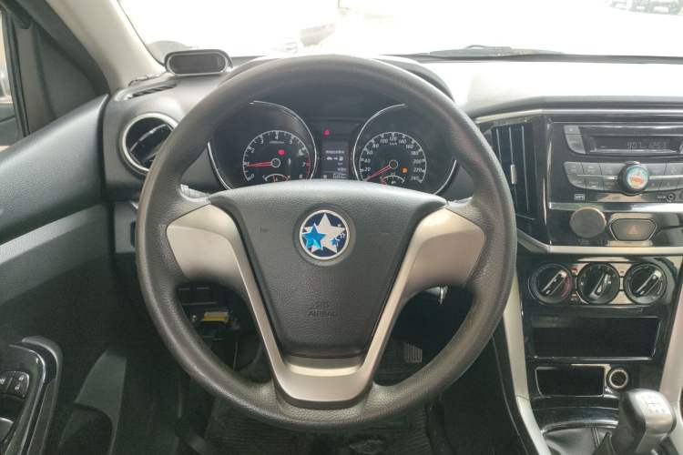 Used Venucia T70 2016 1.6L Manual Ruixing Edition
