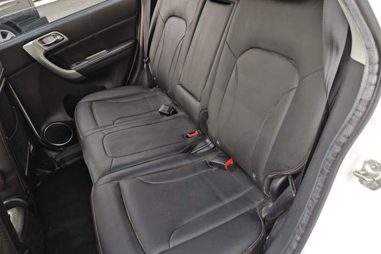 Used Haval H6 2016 Upgraded Model 1.5T Manual Two-Wheel Drive Elite Version
