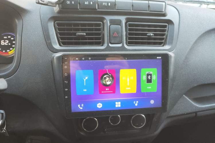 Used Chana Ruixing EM60 2022 All-Electric Van 4498 mm Long Flat Roof with Rear-Hinged Doors 2 Seats 70 kW 41.86 kWh
