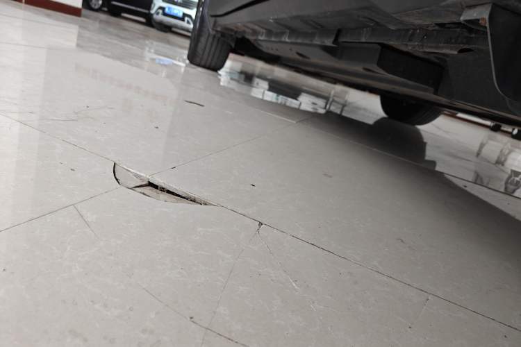 Used Toyota IZOA 2018 2.0L Yichi Version China VI Standard
