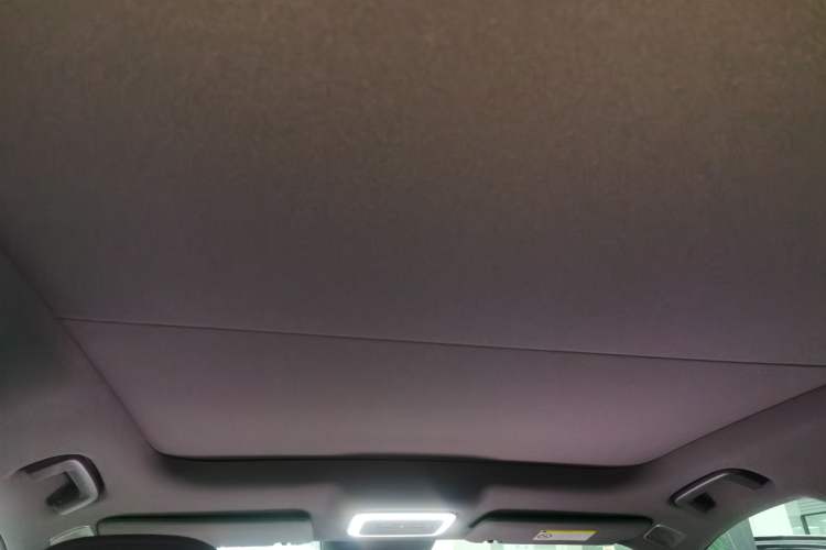 Used Zeekr 7X 2025 100 kWh Long-Range Rear-Wheel Drive with Intelligent Driving Features
