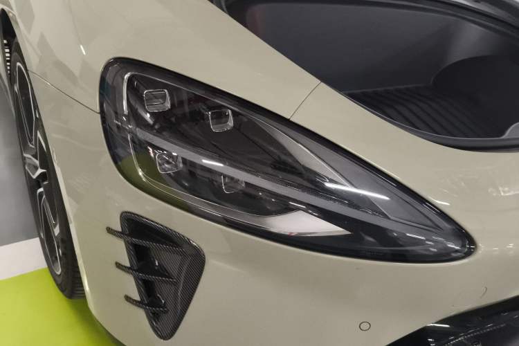 Used Xiaomi Auto SU7 2024 Four-Wheel Drive Ultra-Long Range Advanced Intelligent Driving Max Edition
