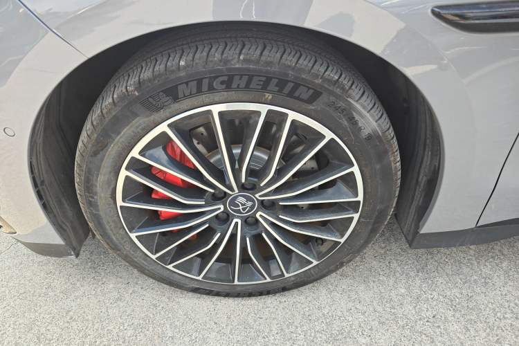 Used BYD Han 2025 EV with 701 km of Laser Radar-Enabled Intelligent Driving