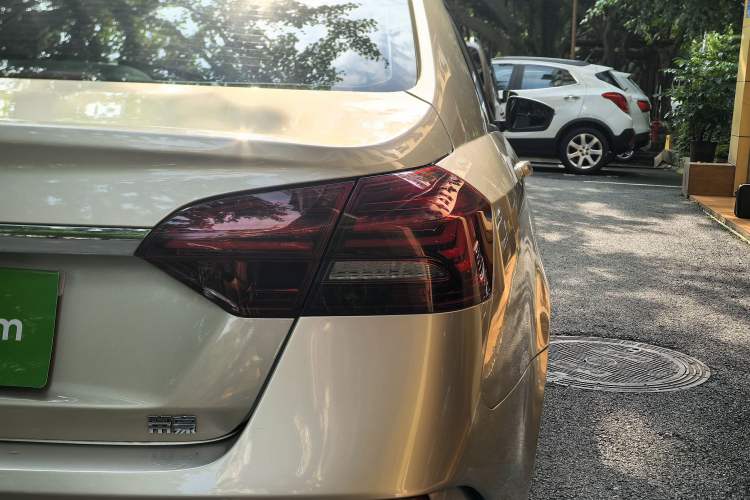 Used Geely Auto Emgrand 2021 UP 1.5L CVT Luxury Model
