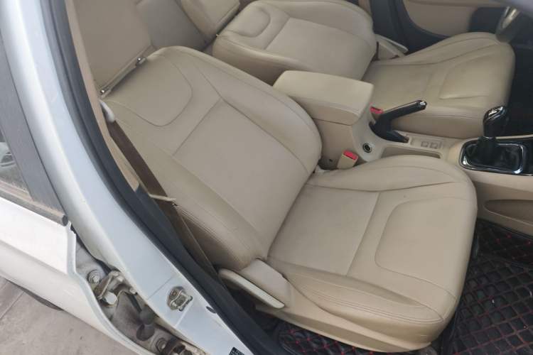 Used Chery E3 2013 1.5L Manual ZhiShang Model