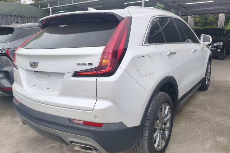 Used Cadillac XT4 2020 28T Two-Wheel-Drive Leading Version
