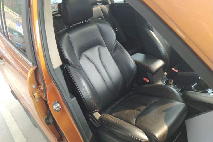 Used Zotye Domy X5 2017 Upgraded Model 1.5T Manual Luxury Edition
