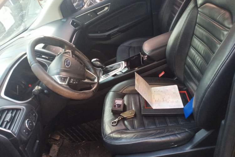 Used Ford Edge 2016 EcoBoost 245 Two-Wheel-Drive Titanium 7-Seater
