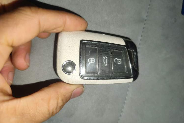 Used Volkswagen T-ROC 2021 280TSI DSG Two-Wheel Drive R-Line Pro Connected Version