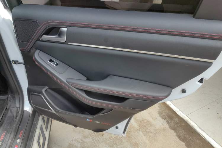 Used BYD Tang New Energy 2018 DM 2.0T All-Wheel Drive Smart Connectivity Luxury Model 7 Seats China V Emission Standard
