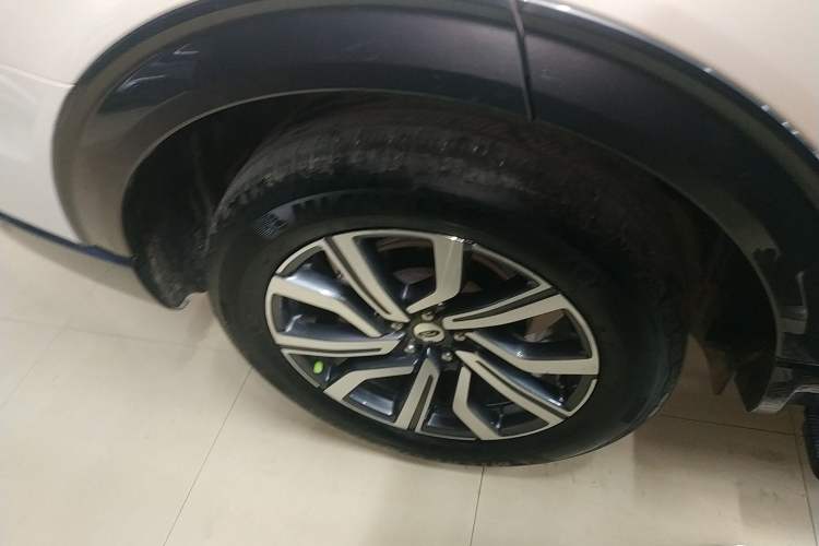 Used Ford Explorer 2023 EcoBoost 285 Four-Wheel Drive Titanium Edition 6 Seats