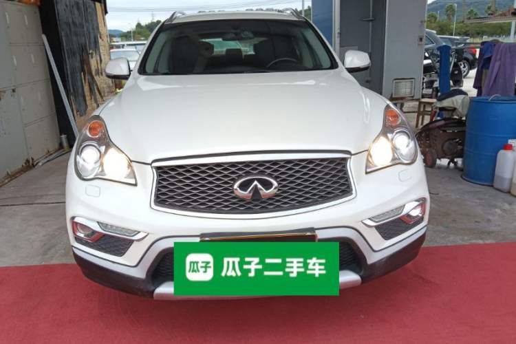 Used Infiniti QX50 2015 2.5L Comfort Edition
