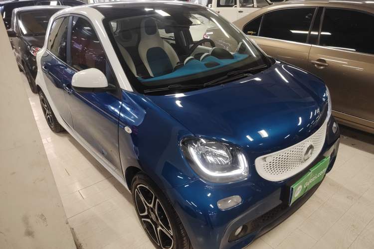 Used  forfour 2016 0.9T 66 kW Ultimate Edition