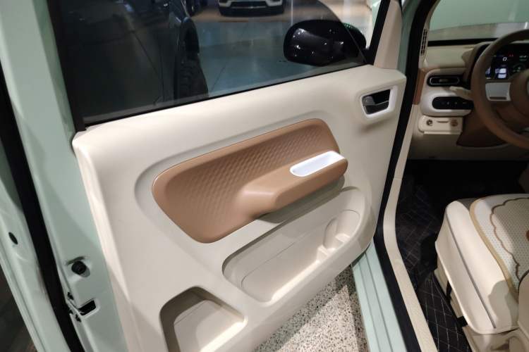 Used Wuling Hongguang MINIEV 2024 3rd Generation 215km Advanced Version
