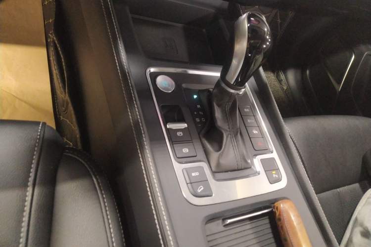 Used BYD Tang 2018 2.0T Automatic Smart Connect Prestige 7-Seater China V Standard
