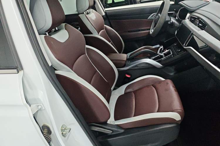 Used Geely Auto Emgrand X7 Sport 2022 1.8TD DCT Zhiya Trim
